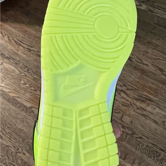 Nike dunk volt splash!BRAND NEW!! Size 11  combo w/ Nike volt slides sz 12! Rare - Picture 14 of 15